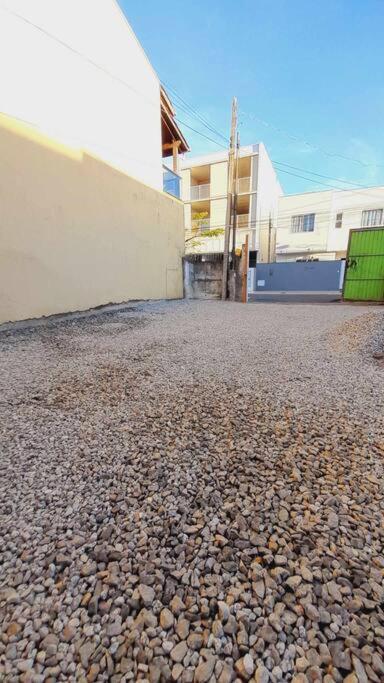 Casa Terrea No Centro Proximo A Praia! *